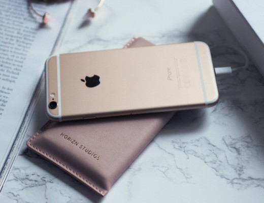 horizn-studios-smart-charger-nude(3)