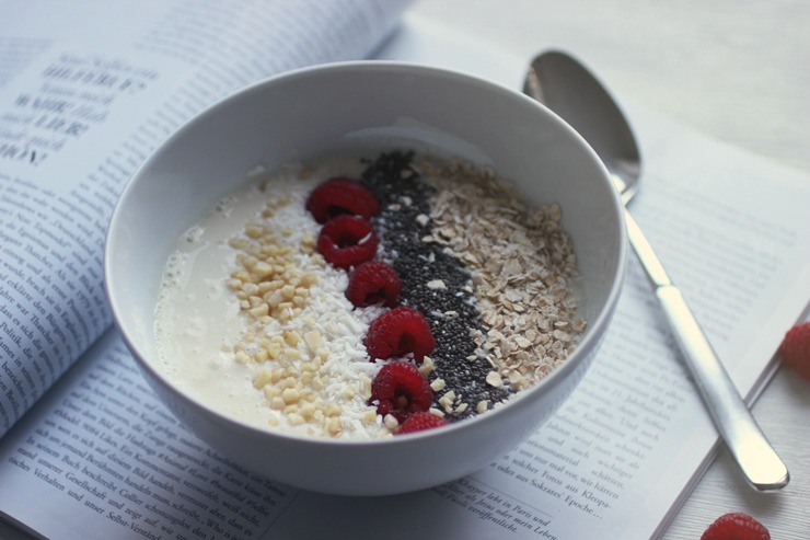 gesundes-frühstück-smoothie-bowl(1)